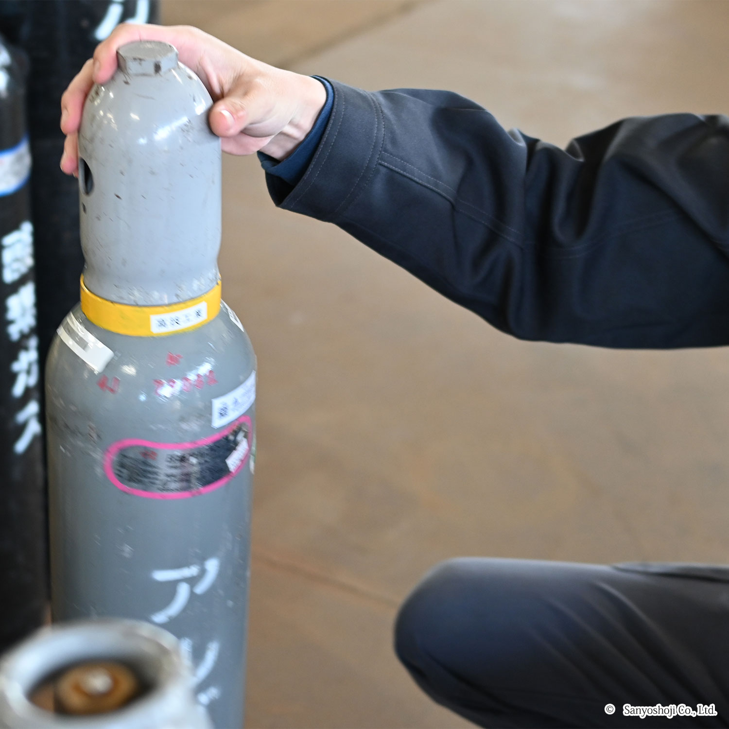 10Lの小型高圧ガスボンベ